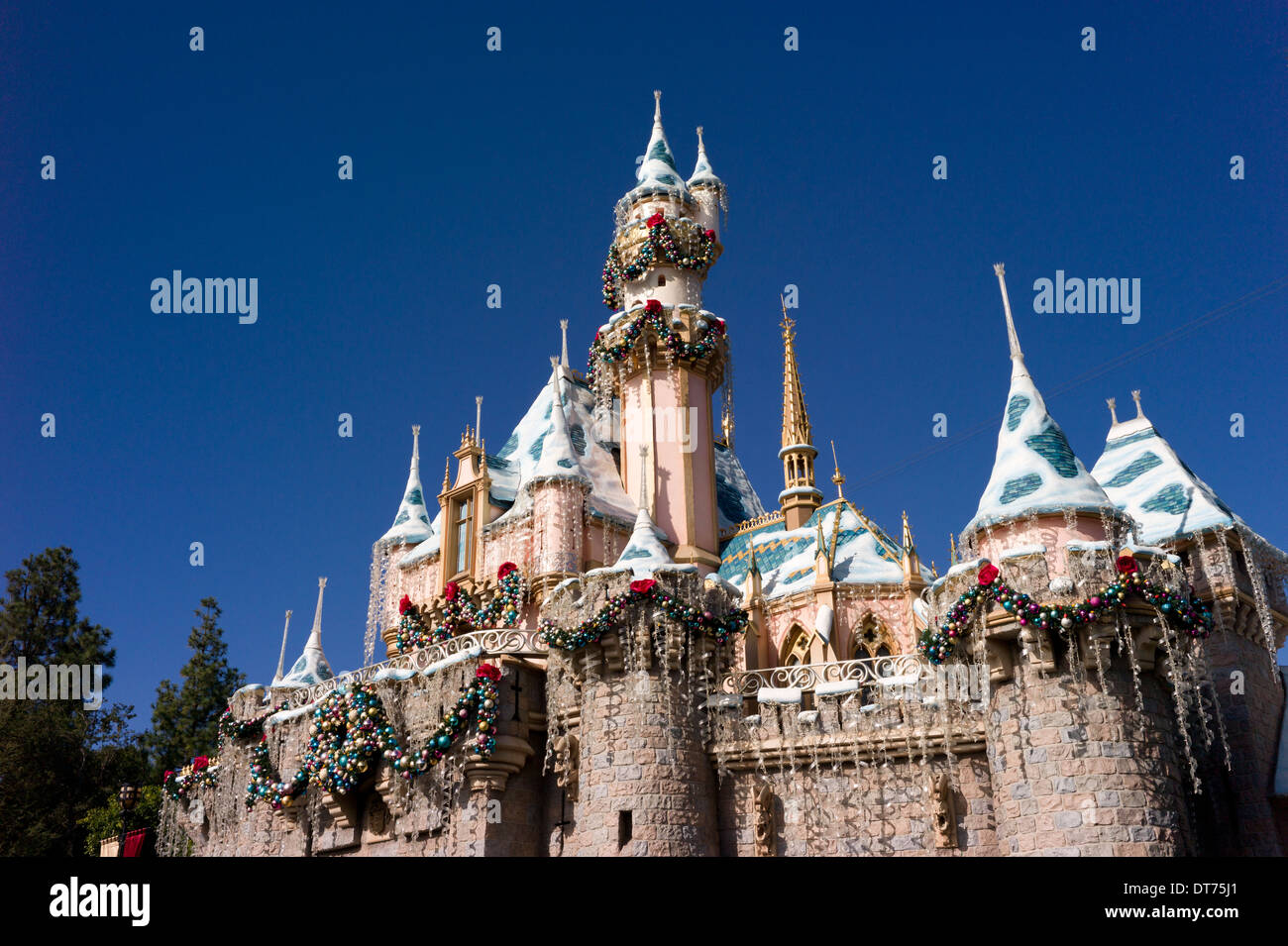 DISNEYLAND Sleeping Beauty CASTLE A NATALE Foto Stock