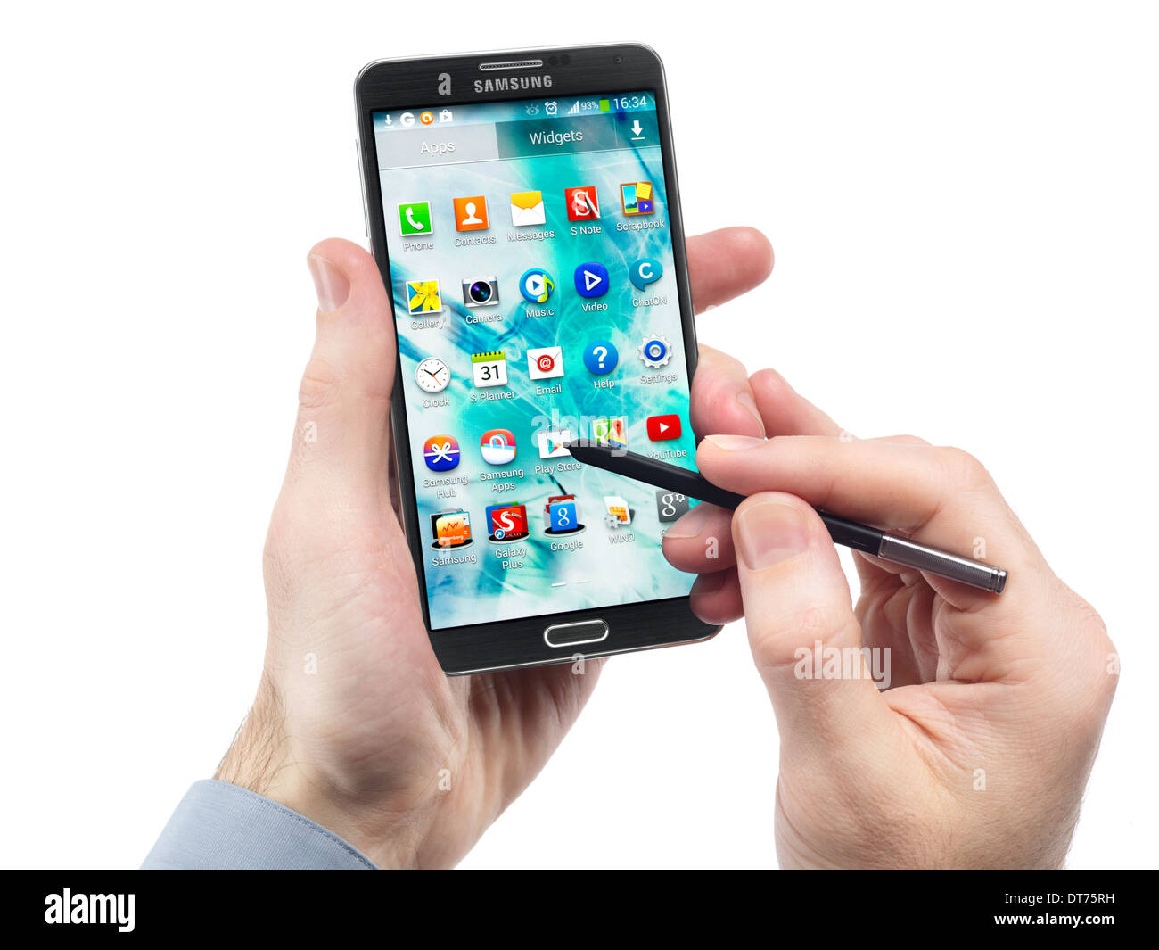 L'uomo le mani con Samsung Galaxy nota III smartphone isolati su sfondo bianco Foto Stock