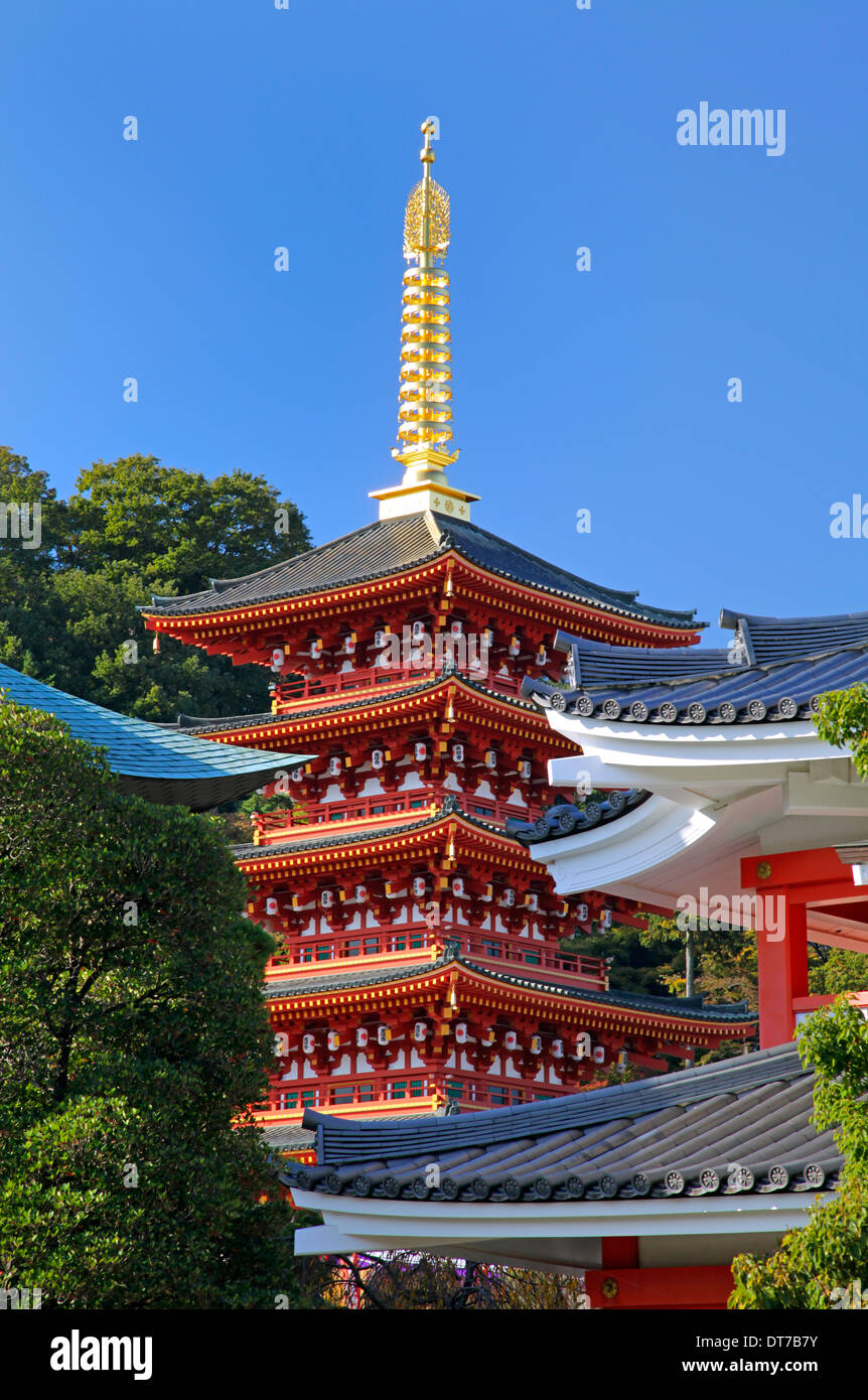 Takahata Fudo Tempio cinque piani pagoda Tokyo Giappone Foto Stock