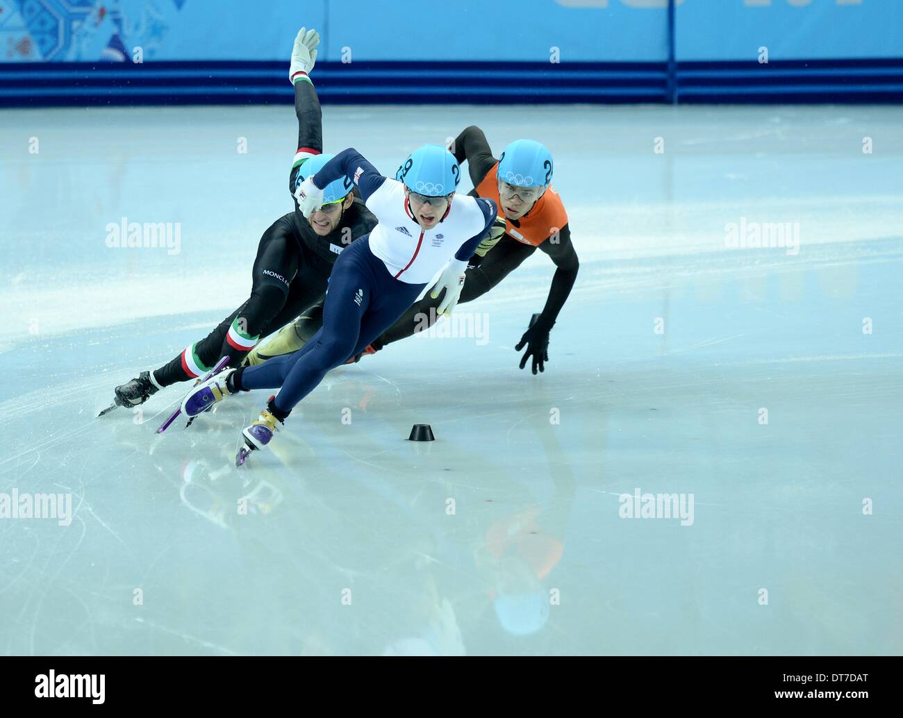 Sochi, Russia. 10 Febbraio 2014.Jack Whelbourne (GBR) vince il suo calore nella mens 1,500m. Short track pattinaggio - pattinaggio Iceberg Palace - Olympic Park - Sochi - Russia - 10/02/2014 Credit: Sport In immagini/Alamy Live News Foto Stock