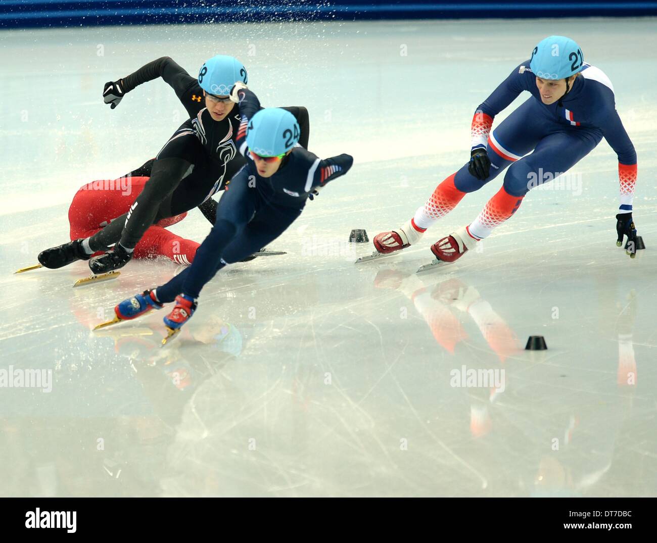 Sochi, Russia. 10 Febbraio 2014.Jingnan Shi (CHN) si blocca. Short track pattinaggio - pattinaggio Iceberg Palace - Olympic Park - Sochi - Russia - 10/02/2014 Credit: Sport In immagini/Alamy Live News Foto Stock