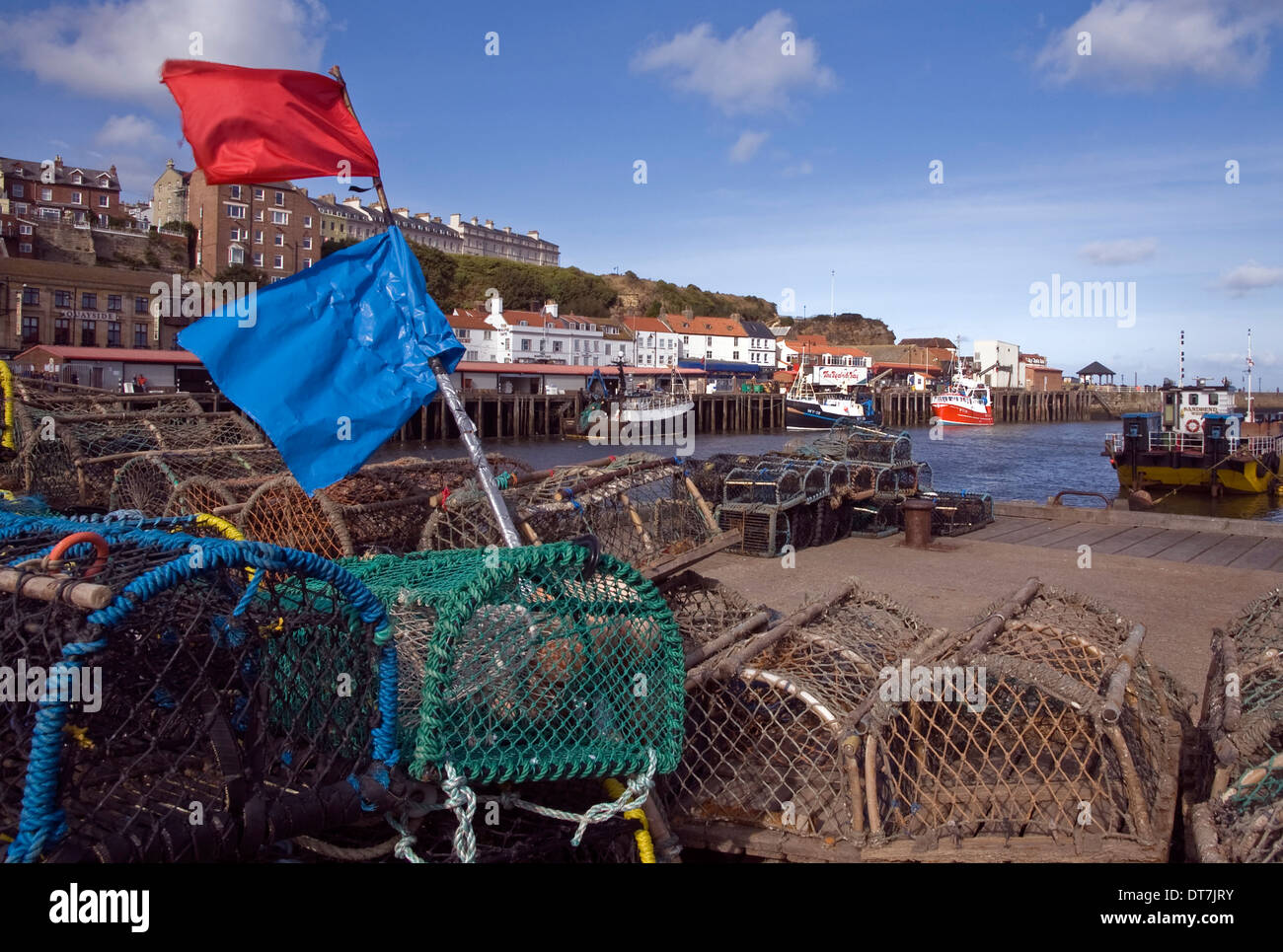 Granchi e aragoste pentole dal pesce quay, Whitby, Inghilterra. Foto Stock