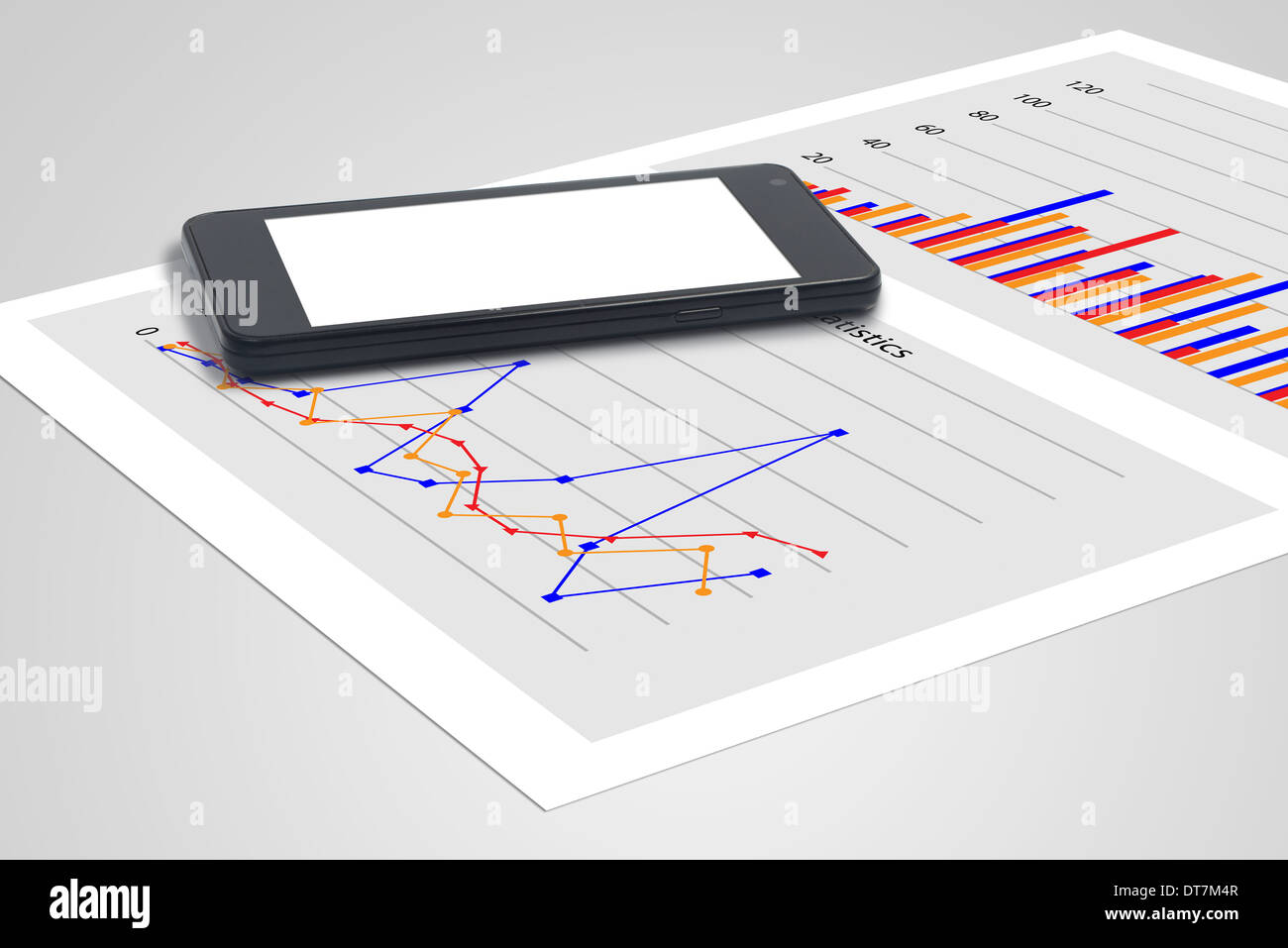 Smartphone su un foglio di digraphs e statistiche Foto Stock