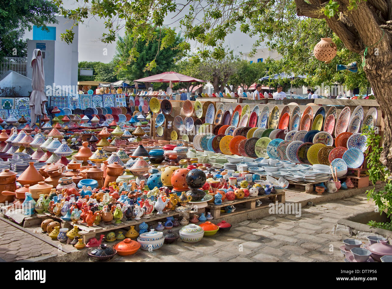 La ceramica a te - Mercato di Houmt Souk, l'isola di Djerba, Tunisia Foto Stock