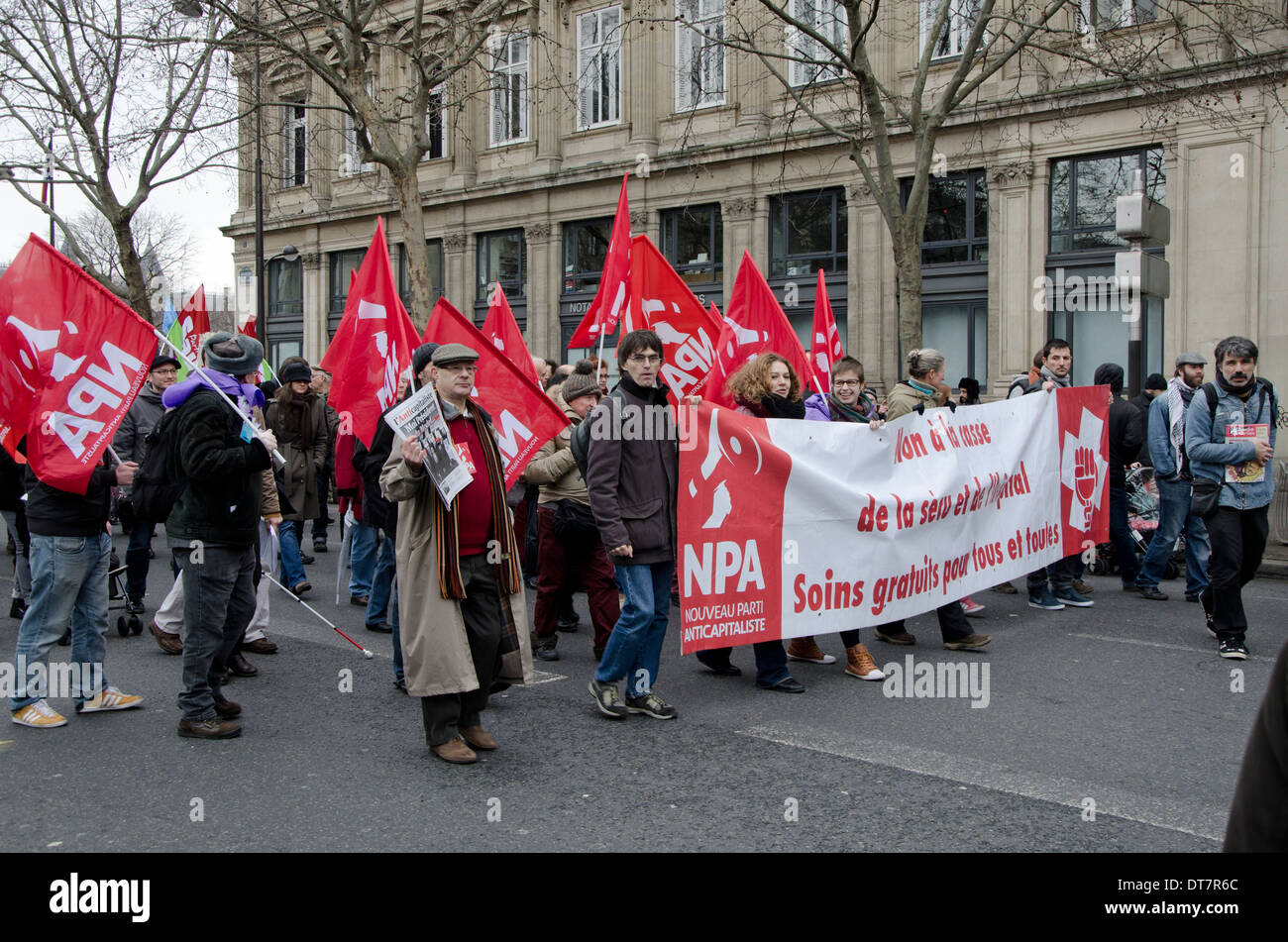 Anti-capitalista manifestazione a Parigi contro la chiusura del reparto di maternità des Lilas (Periferia di Parigi). La Francia. Foto Stock