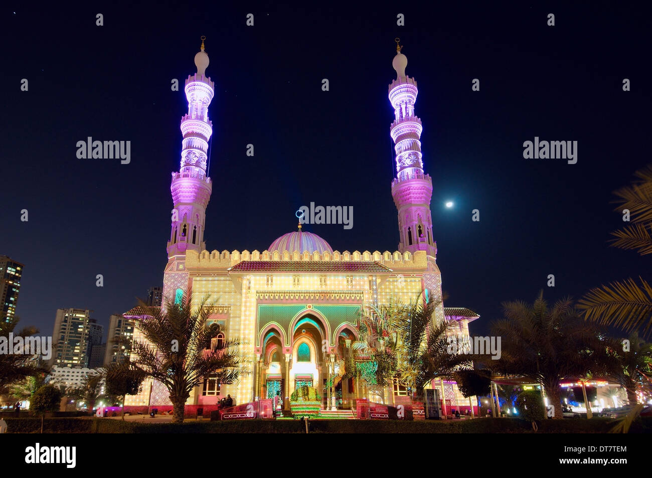 Sharjah Light Festival, la moschea Masjid Al Majaz, emirato Sharjah Emirati Arabi Uniti, Vicino Oriente Foto Stock