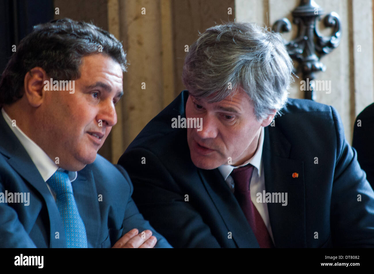 Parigi, Francia. Xi Febbraio, 2014. Stéphane Le Foll, Minitre francese dell'agricoltura e Aziz AKHANNOUCH, Marocchina Ministre per agricoltura, incontrare a Parigi, 11 febbraio 2014. Credito: Laurent Poinet/Alamy Live News Foto Stock
