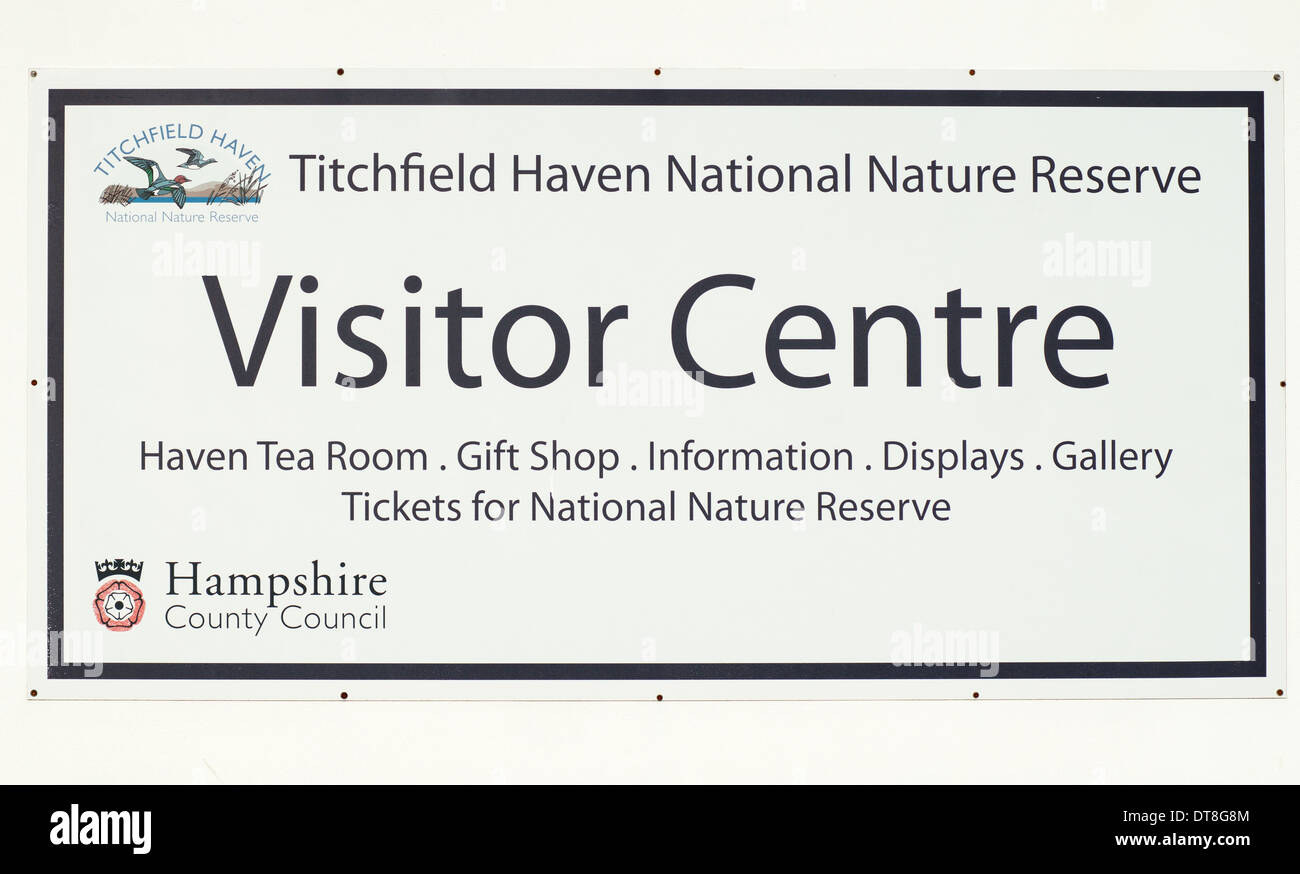 Segno o avviso relativo a Titchfield Haven riserva naturale Visitor Center Southern England Regno Unito Foto Stock