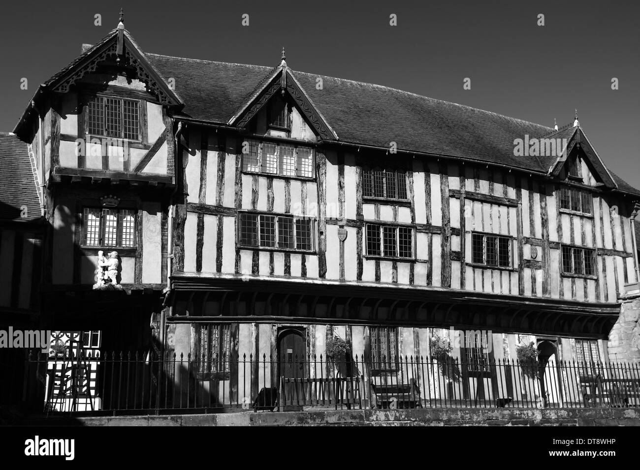 La struttura di legno facciata Lord Leycester Leycester Hospital città di Warwick Warwickshire England Regno Unito Regno Unito Foto Stock