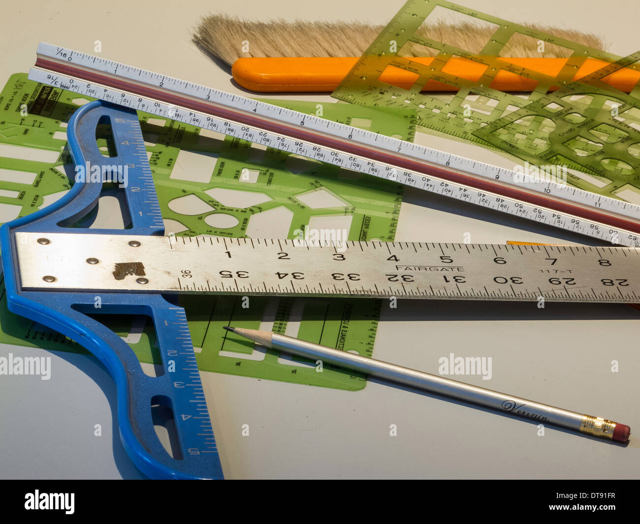 T-Square e un assortimento di strumenti di redazione, STATI UNITI D'AMERICA Foto Stock