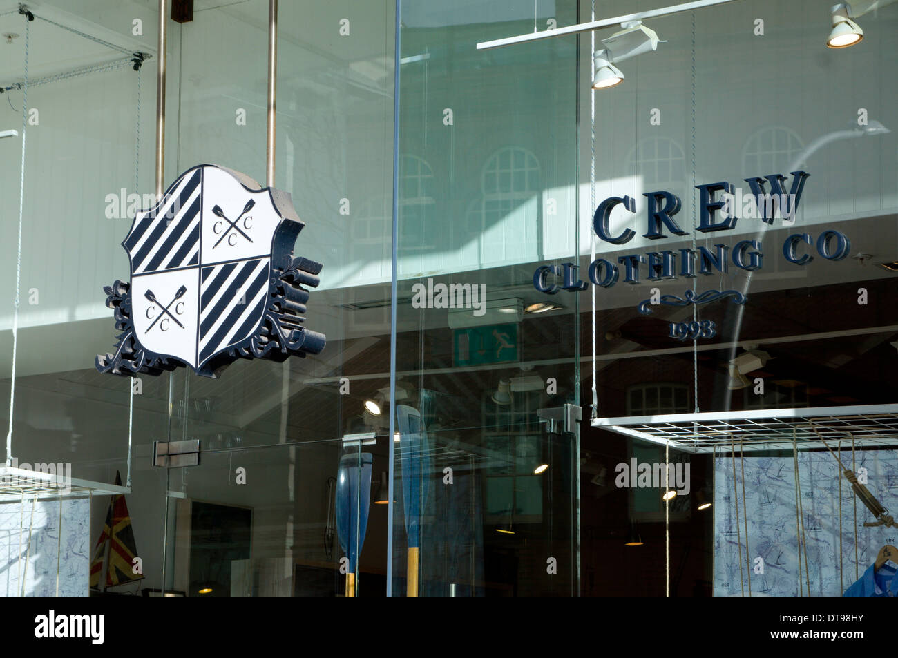 Equipaggio Clothing Company Shop, centro di Cardiff Galles. Foto Stock