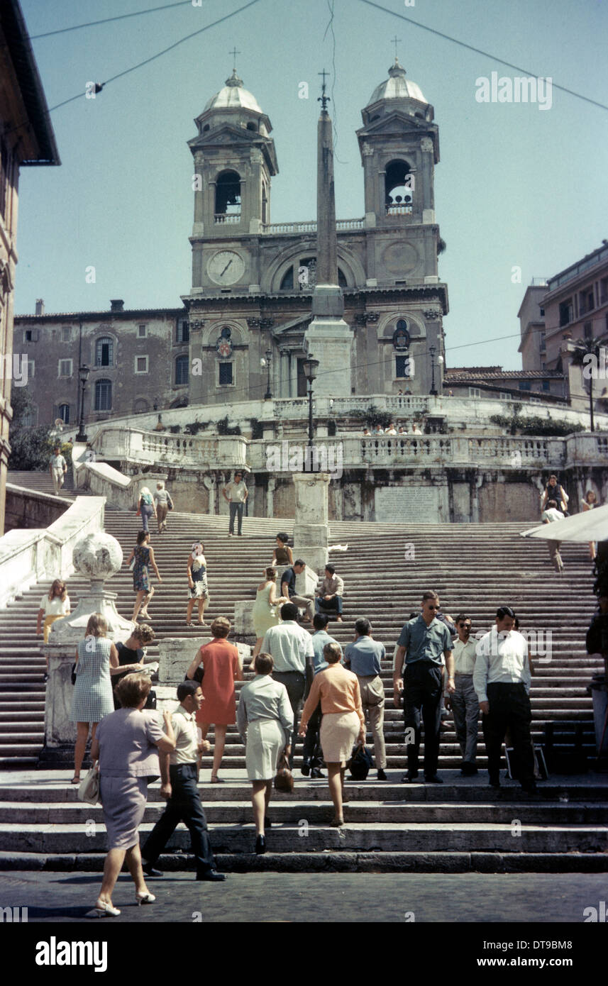 Piazza di Spagna a Roma Italia 1968 Roma città anni 60 Italia storica attrazione turistica italiana Foto di David Bagnall Foto Stock