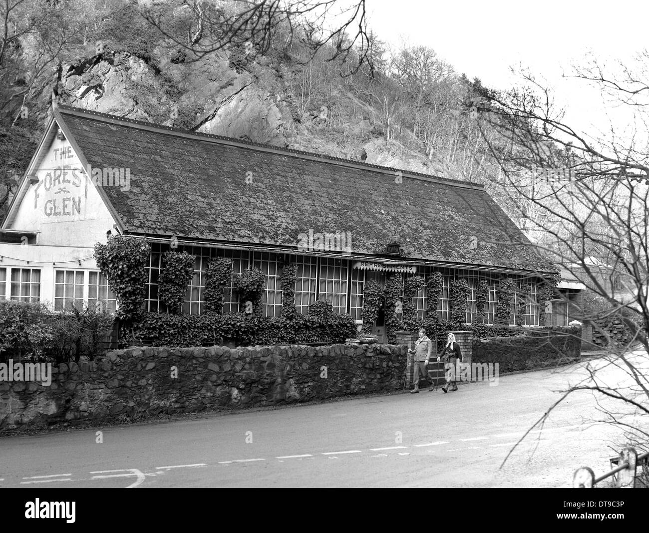 La foresta Glen Pavilion inaugurato nel 1889 da Enrico Pointon alla base della collina Wrekin in Wellington Shropshire REGNO UNITO. Foto Stock