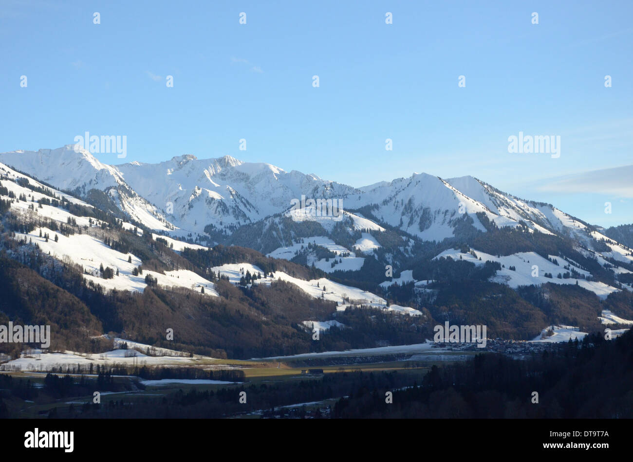 Montagne innevate, Gruyere, Svizzera Foto Stock