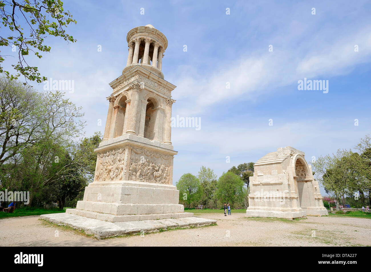 Mausoleo romano del Julii ed un arco trionfale, Saint Remy de Provence, Bouches-du-Rhone, Provence-Alpes-Côte d&#39;Azur Foto Stock