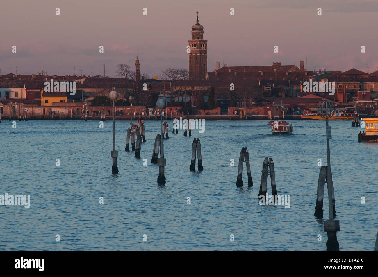 Vista sul Canale delle Fondamenta Nuove verso l'isola di Murano, Venezia, Veneto, Italia Foto Stock