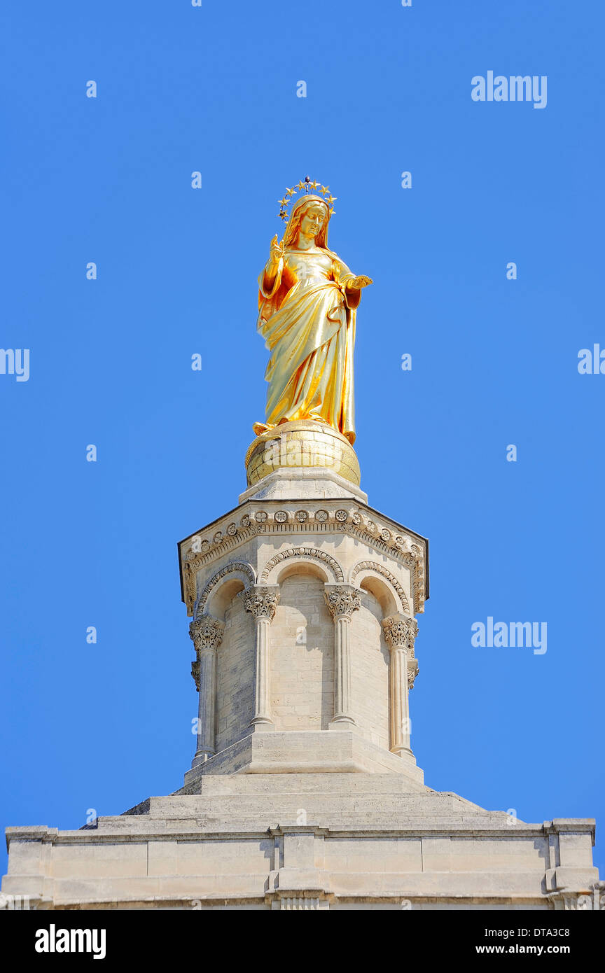 Statua dorata della Vergine Maria nella cattedrale di Avignone, Avignon Vaucluse, Provence-Alpes-Côte d'Azur, in Francia meridionale, Francia Foto Stock