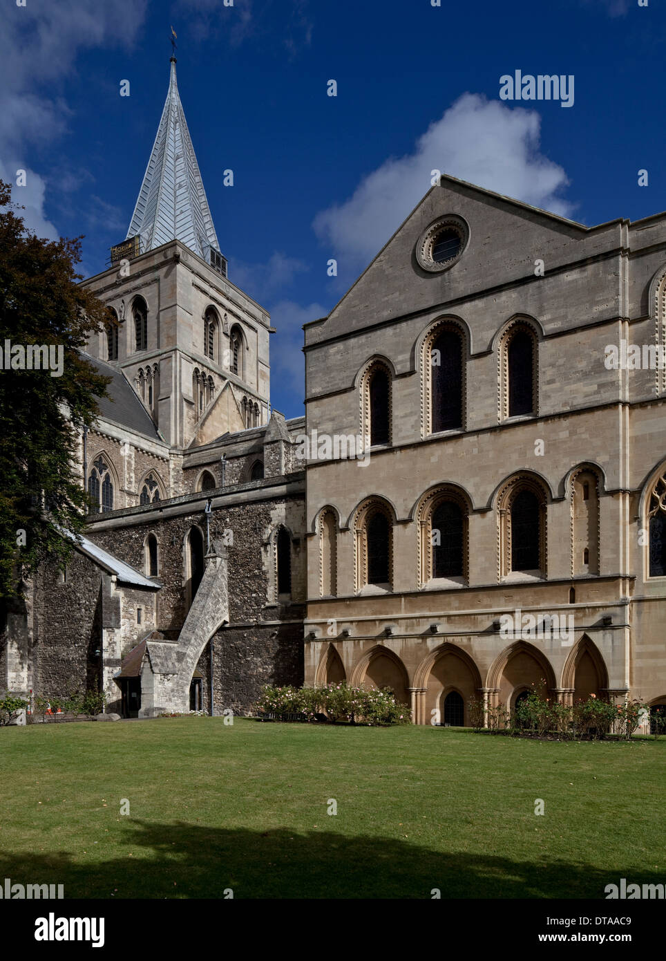 Rochester, Cattedrale Chiesa di Cristo e la Vergine Santa Mar Foto Stock