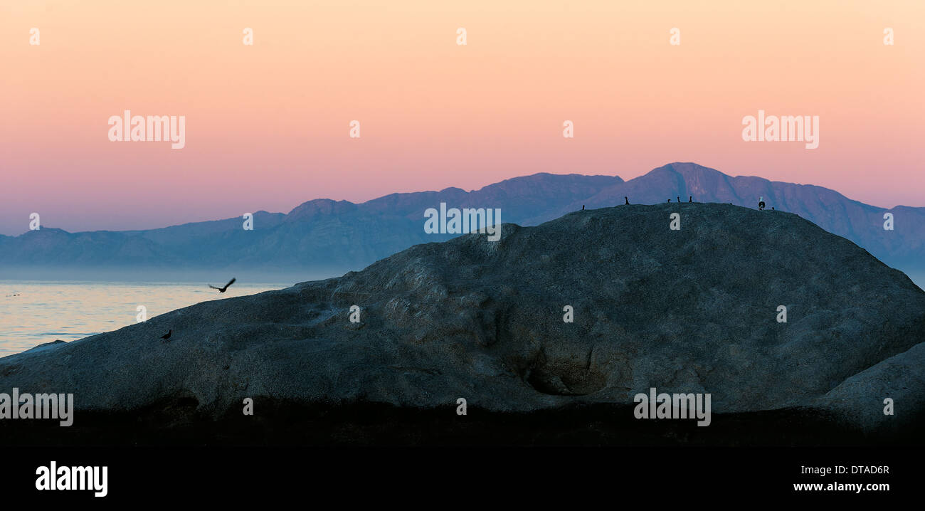 Tramonto al paesaggio di roccia. Foto Stock