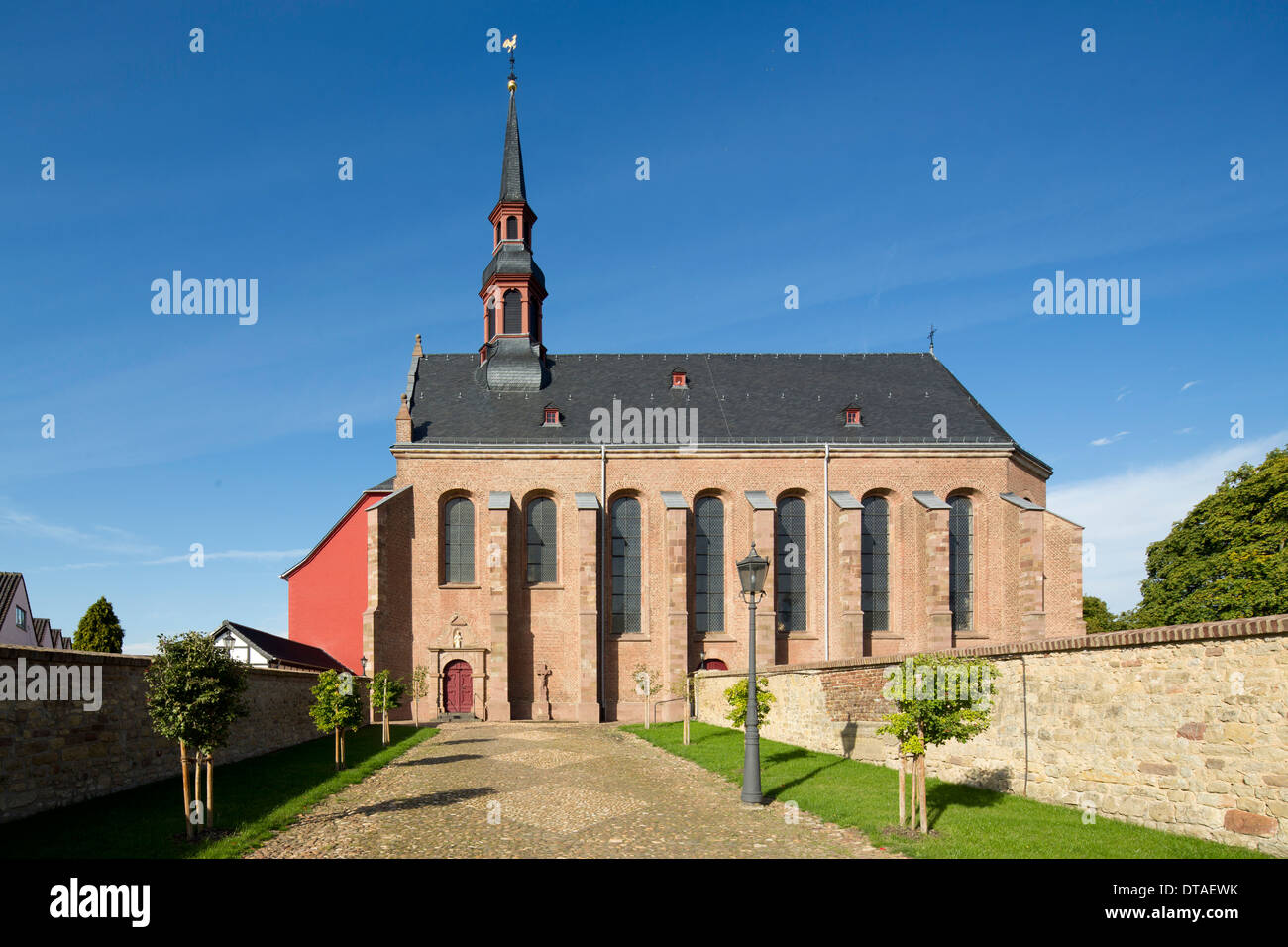 Füssenich bei Zülpich, Kirche von Süden Foto Stock