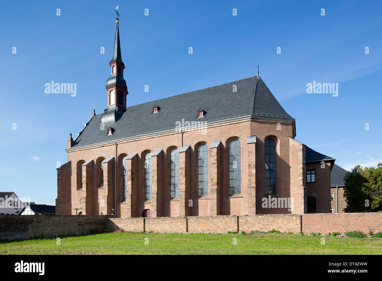 Füssenich bei Zülpich, Kirche von Südosten Foto Stock