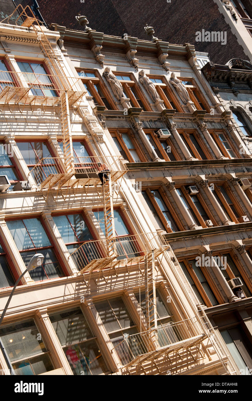 Edifici appartamento nel quartiere Soho di Manhattan a New York City, Stati Uniti d'America Foto Stock