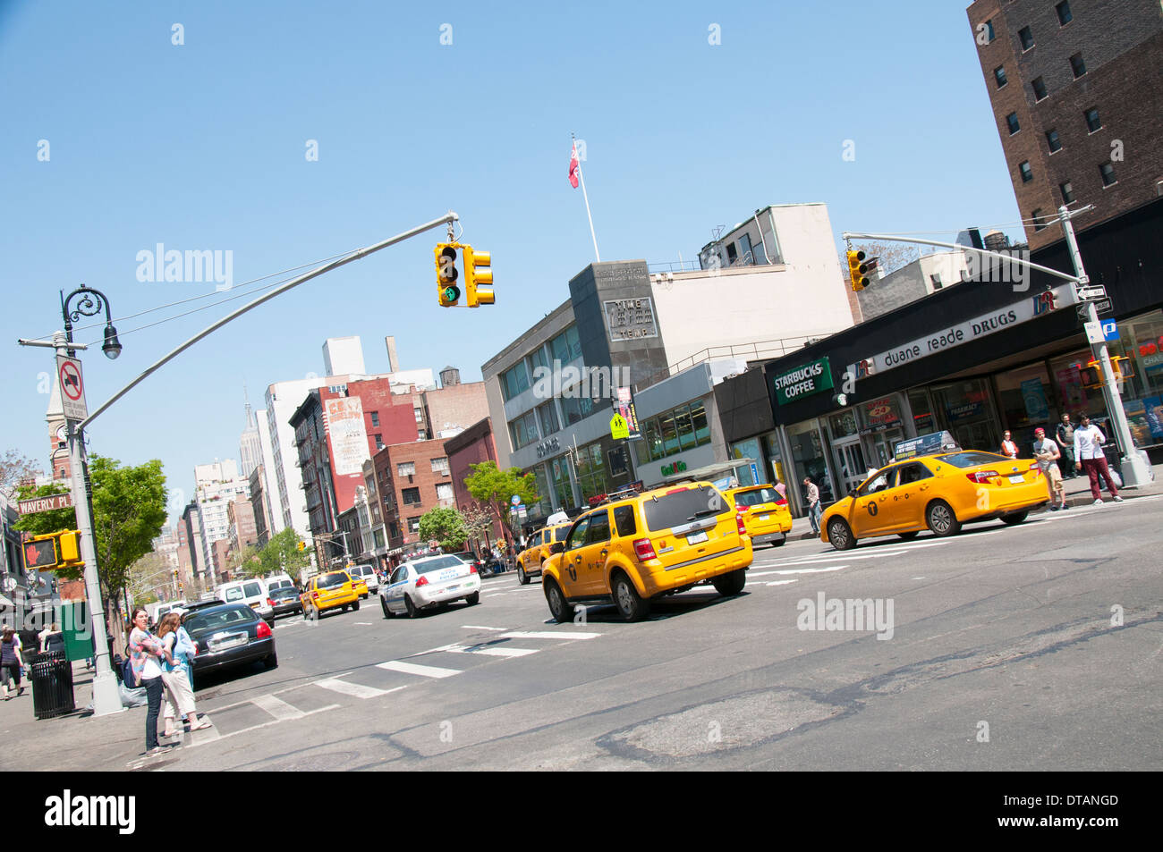 Avenue of the Americas nel Greenwich Village di Manhattan a New York City, Stati Uniti d'America Foto Stock