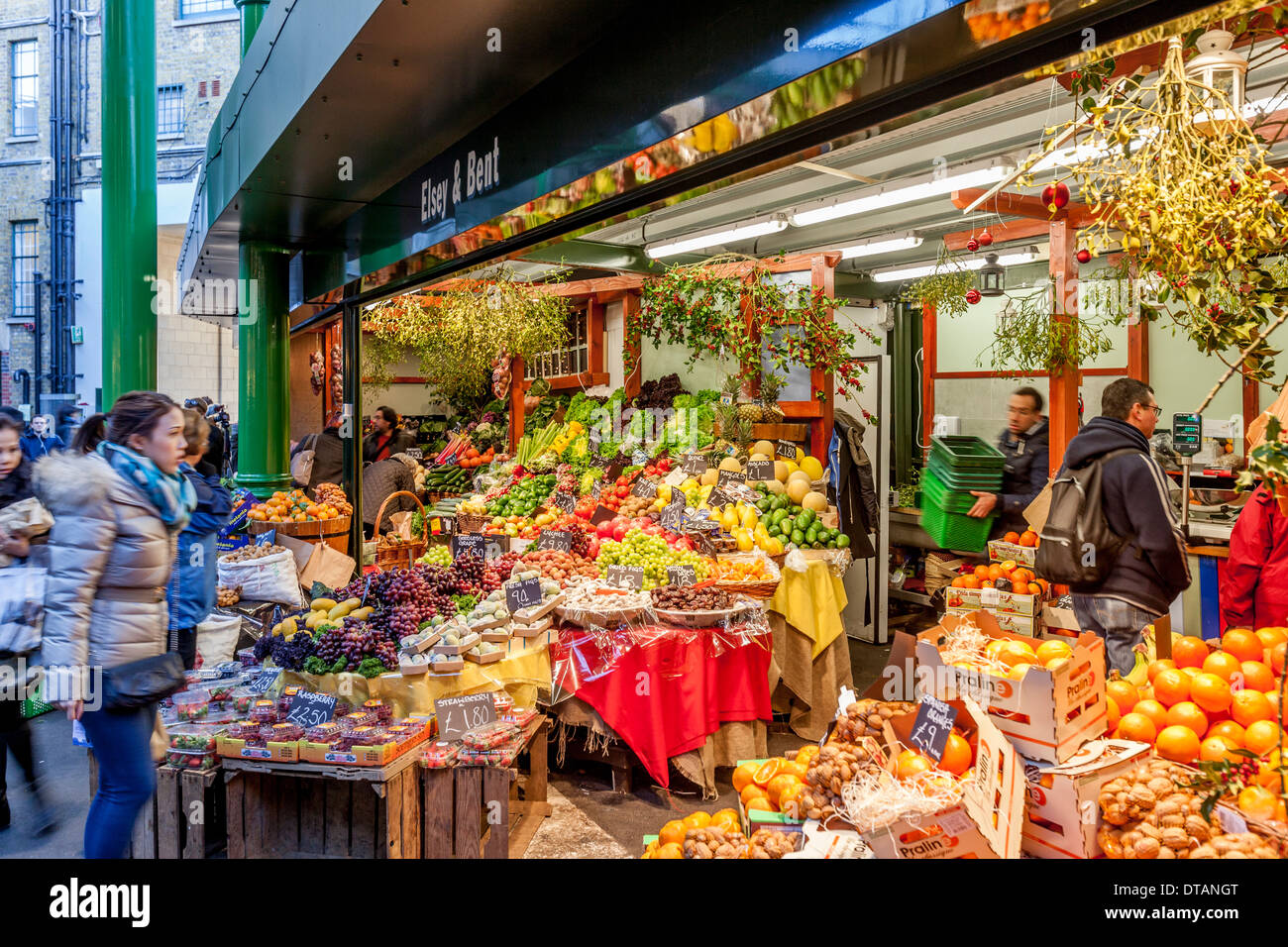 La frutta e la verdura Shop, Borough Market, Londra, Inghilterra Foto Stock