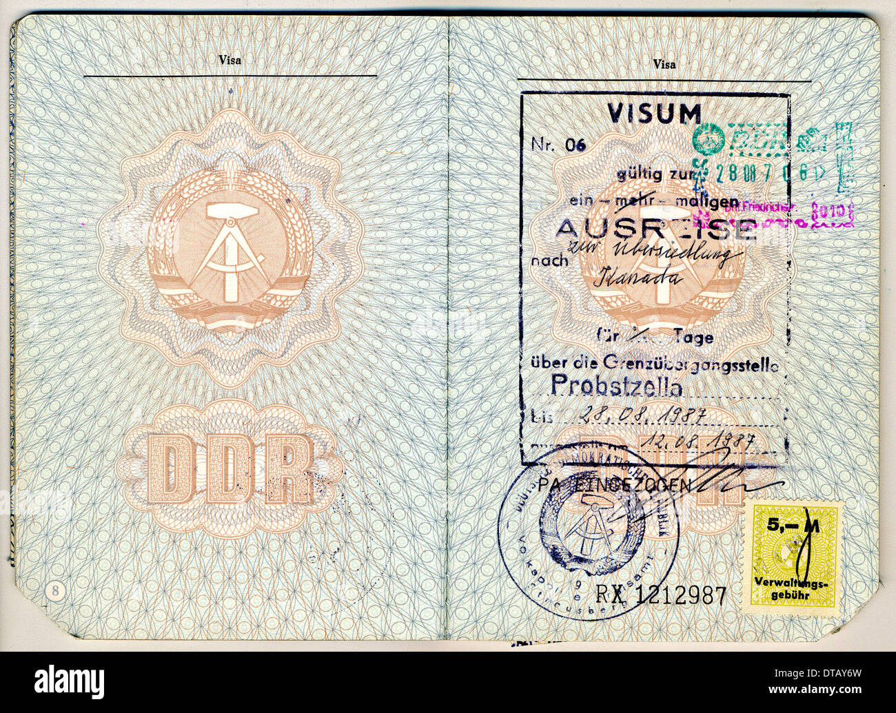 Berlino, Germania, la RDT passaporto con visto di uscita Foto Stock