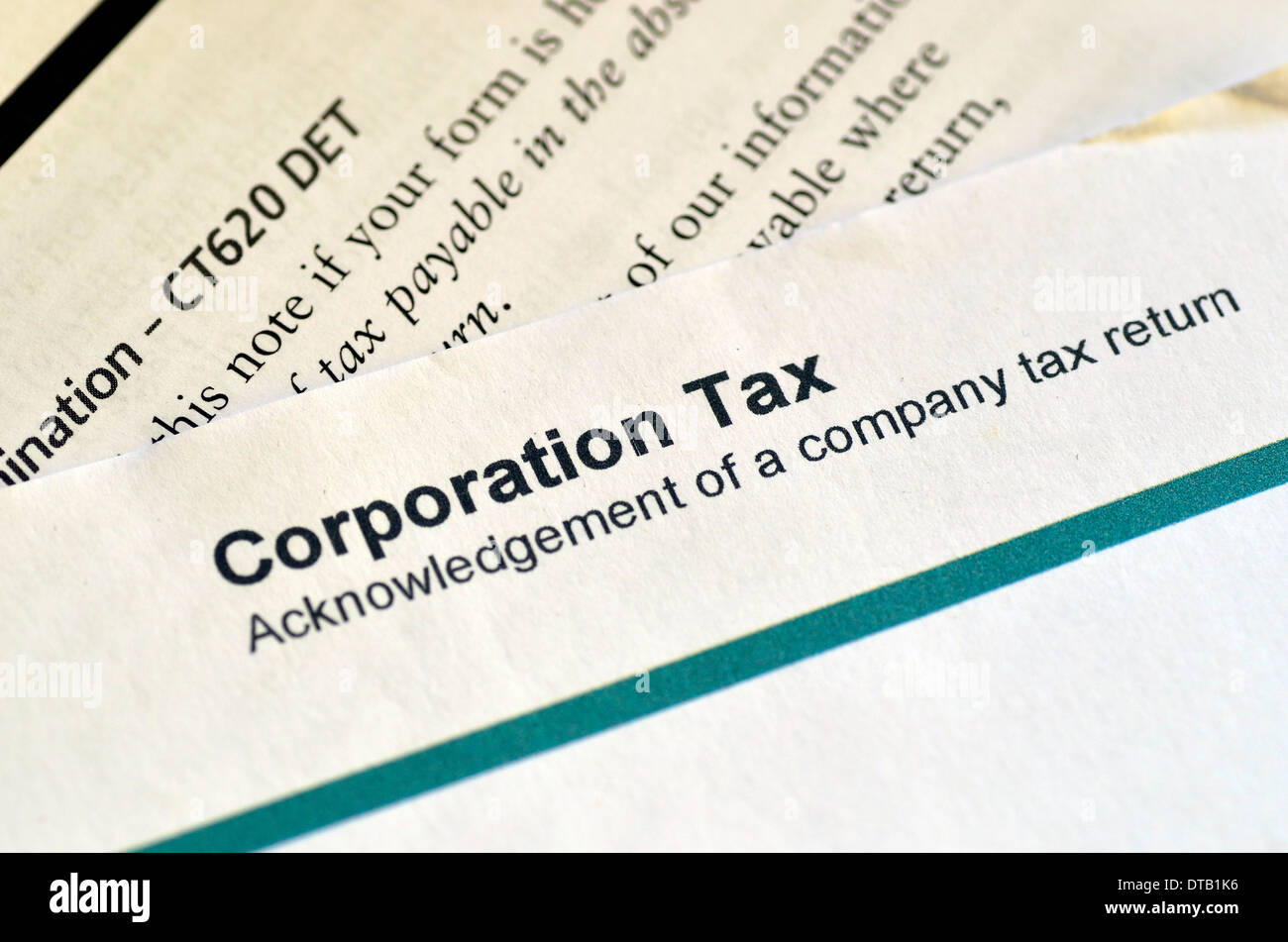 In alto di una imposta sulle società conferma di una tassazione delle società sotto forma di ritorno da HMRC Foto Stock