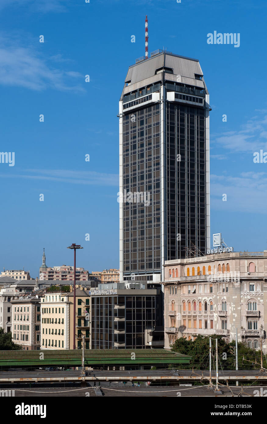 Genova, Italia, denominato Torre San Vincenzo, Tepi Sip, tra i quali Telecom Italia grattacielo Foto Stock