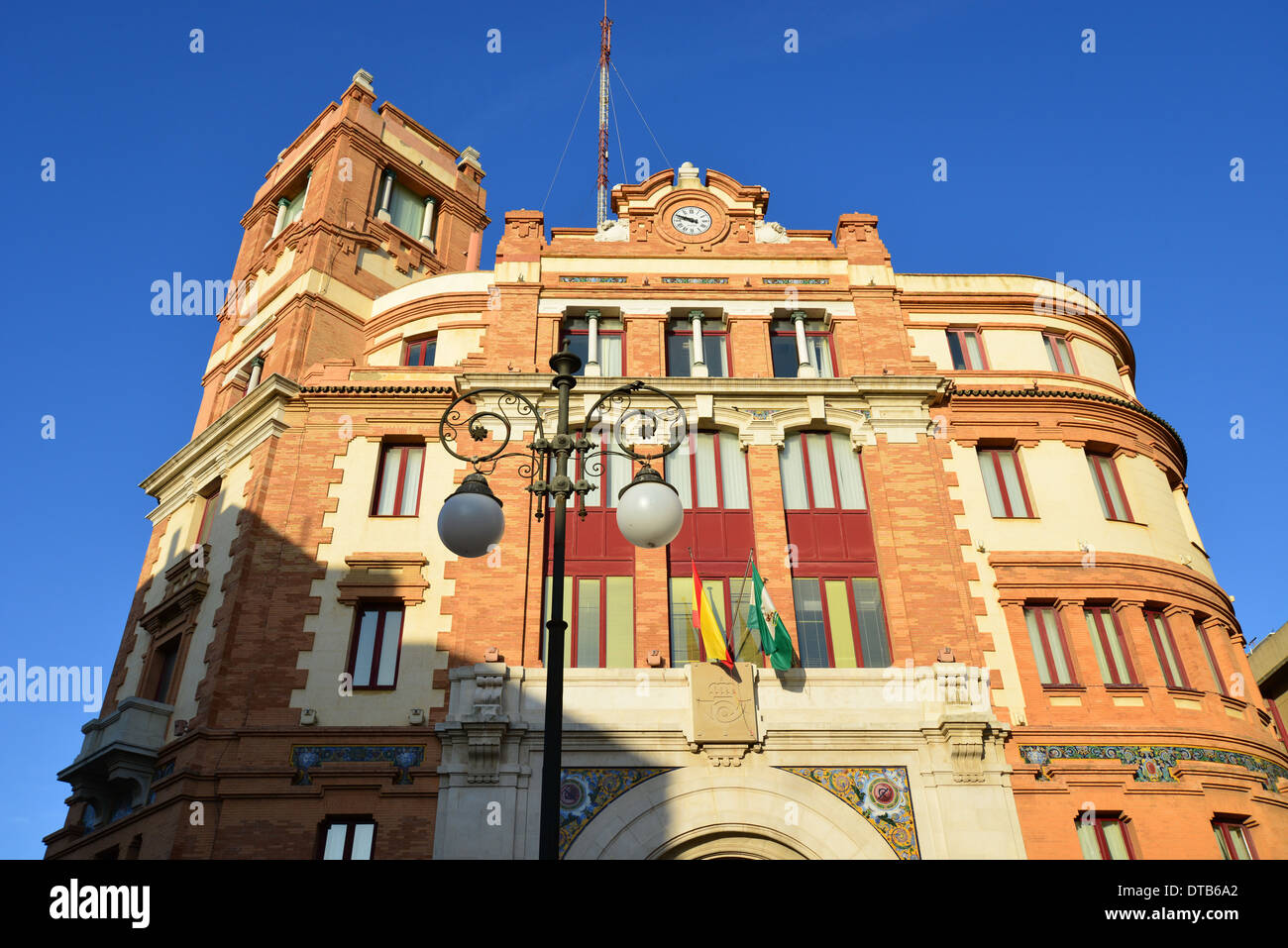 Il vecchio ufficio postale (Correos), Plaza de las Flores, Città Vecchia, Cádiz, Provincia di Cadice, Andalusia, Spagna Foto Stock