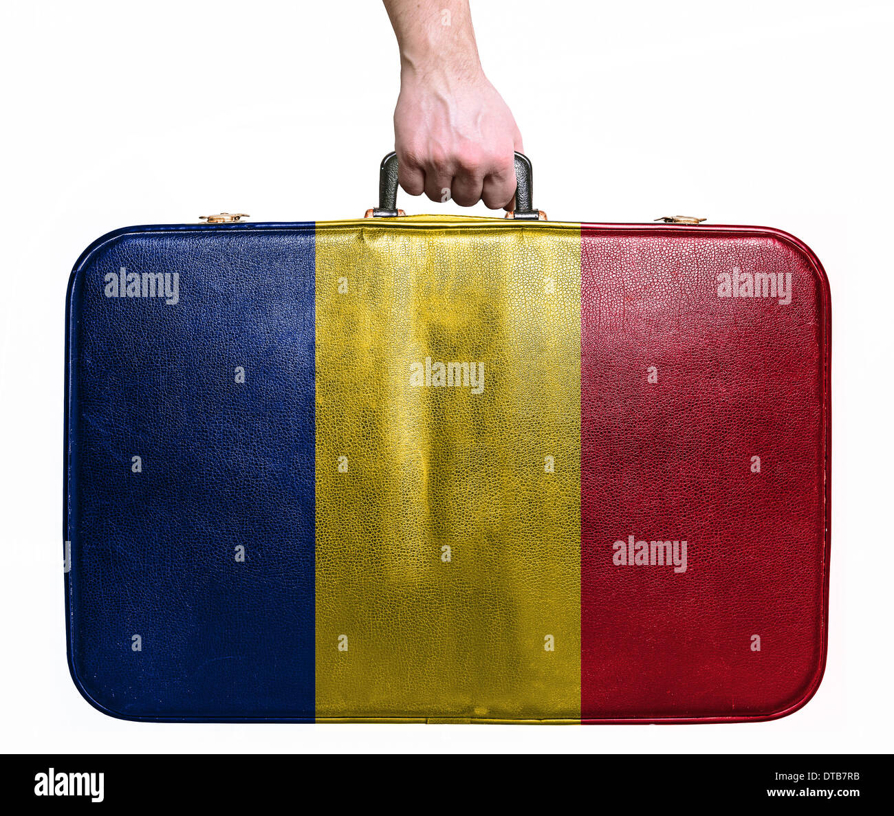 Tourist mano azienda pelle vintage borsa da viaggio con la bandiera della Romania Foto Stock