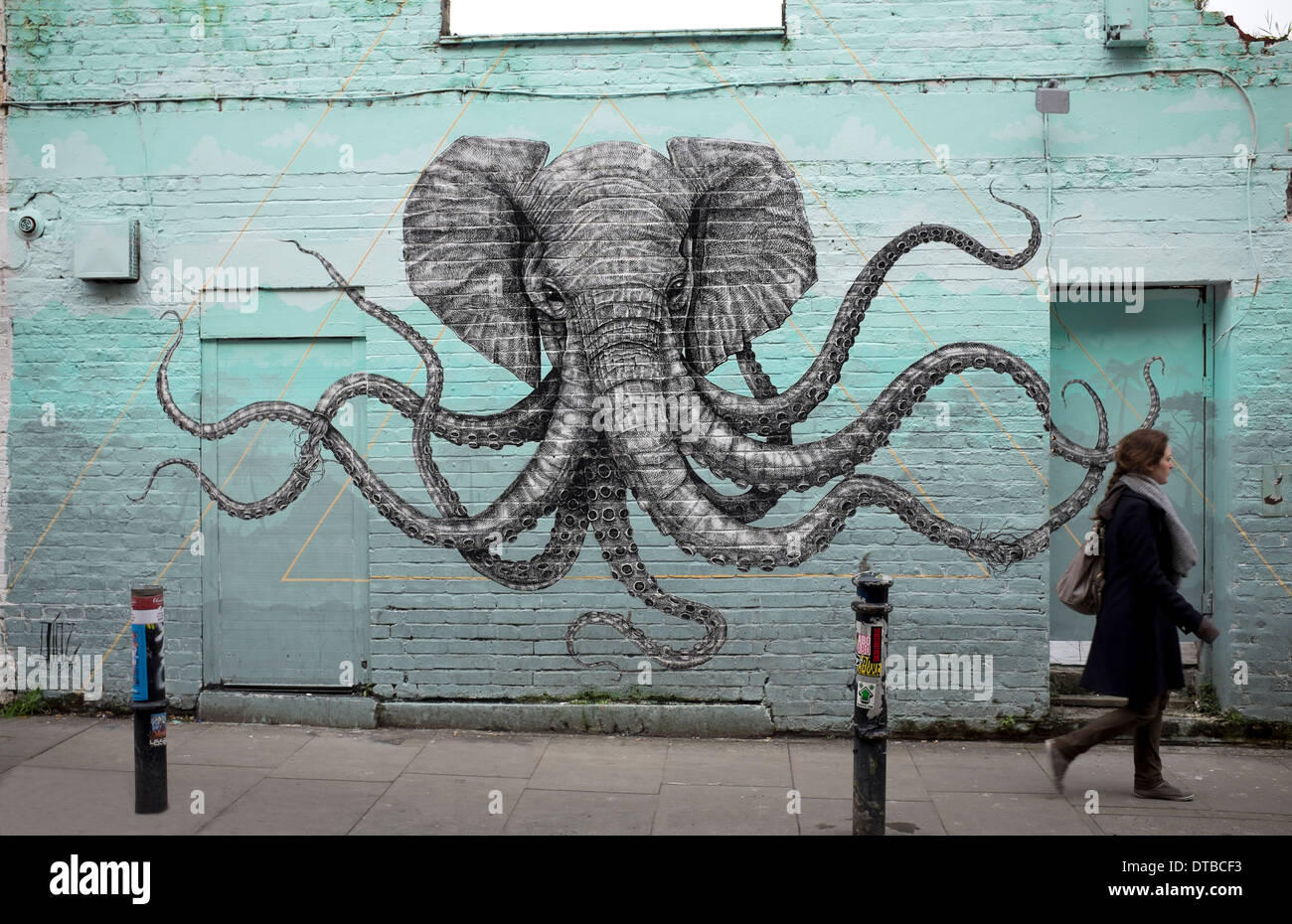 Polpo murale di elefante da La Pandilla in Hanbury Street off Brick Lane London Foto Stock