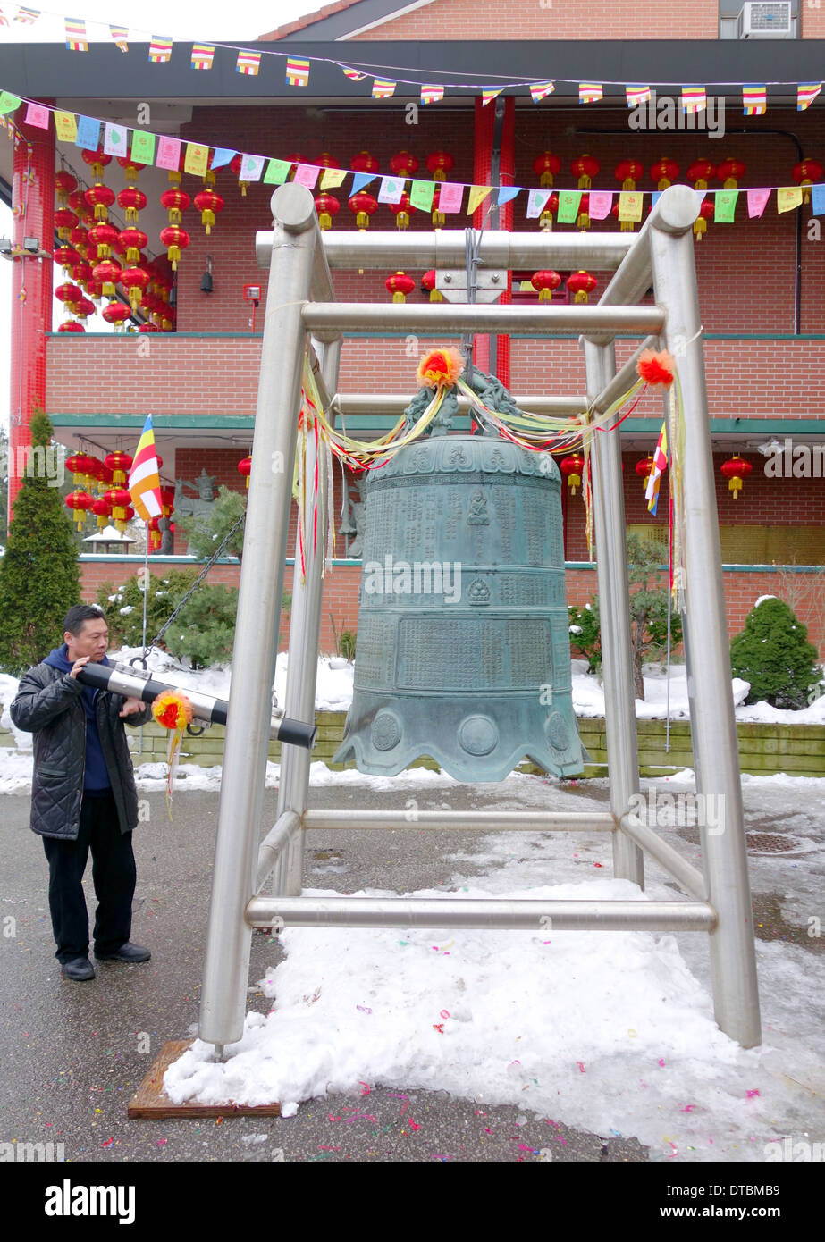 Bicchiere in corrispondenza di un cinese tempio Buddista fuori Toronto, Canada Foto Stock