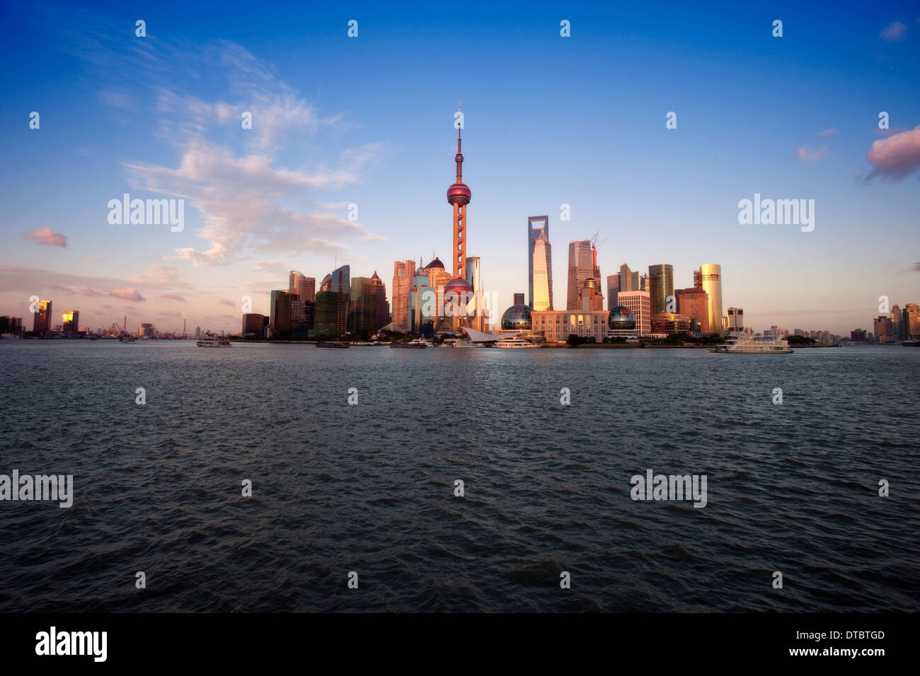 Vista al tramonto di lujiazui,shanghai, Cina Foto Stock
