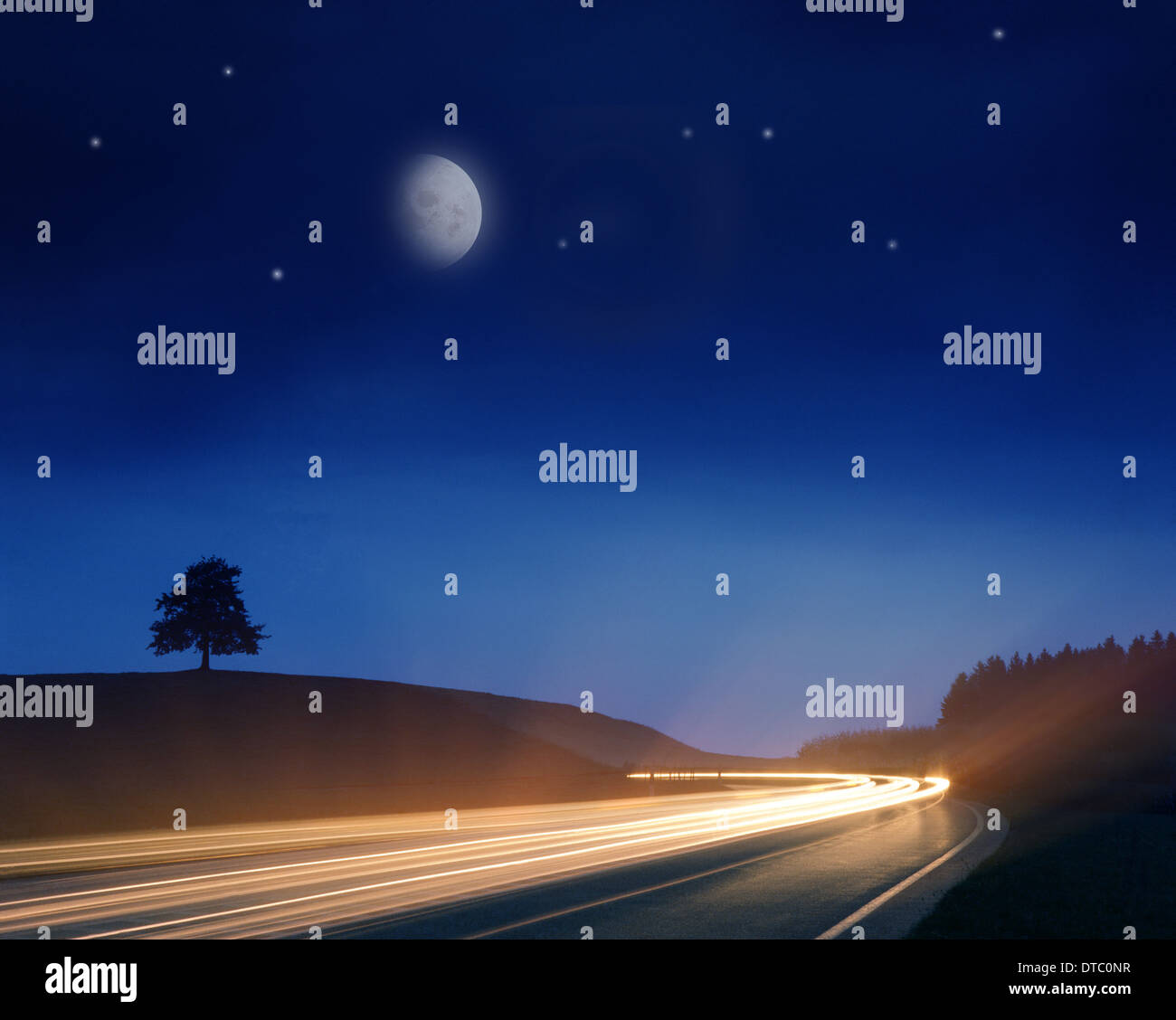 DE - Baviera: il traffico di notte Foto Stock