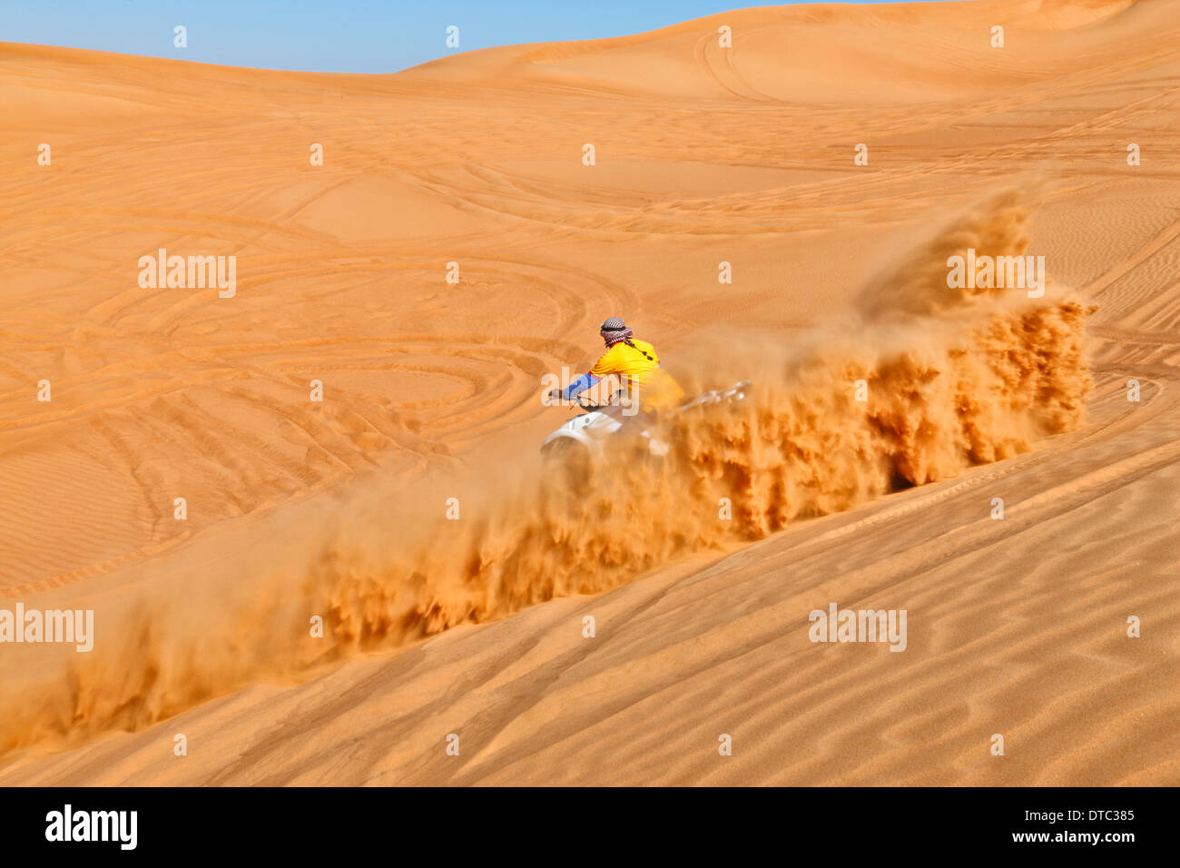 Guida quad nel deserto di Dubai Foto Stock