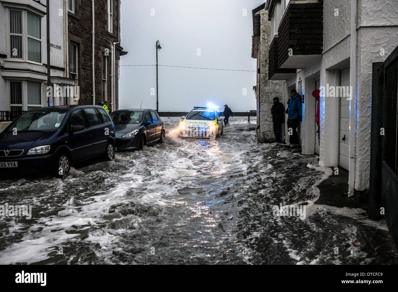 Penzance, Cornovaglia . 14 feb 2014. 14/02/14 Penzance,Cornwall,UK. Mare grosso e causare danni e inondazioni su Penzance promanard. Credito: Richard harvey/Alamy Live News Foto Stock