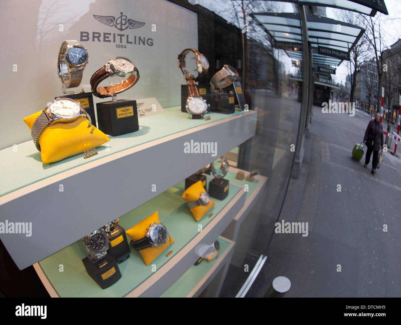 Vetrina di un Swiss luxury watch maker su Zurigo Bahnhofstrasse Foto Stock