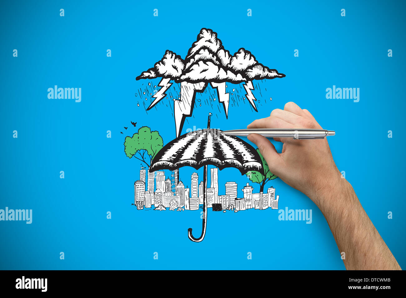 Immagine composita della mano che tiene una penna in argento Foto Stock