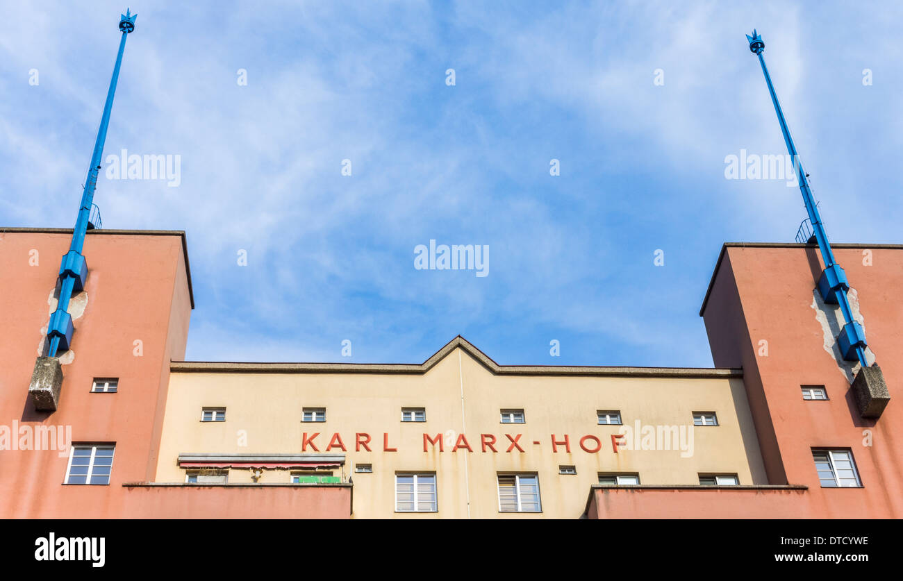 A Karl Marx-hof un alloggio sociale i progetti realizzati tra il 1927 e il 1930, Vienna, Austria Foto Stock