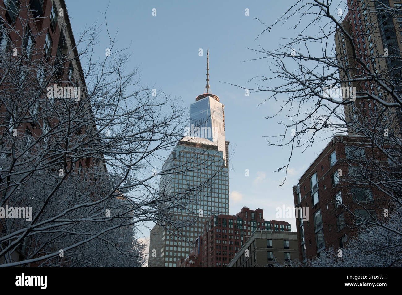 1 World Trade Center con Battery Park City, un quartiere di Manhattan in primo piano. Foto Stock
