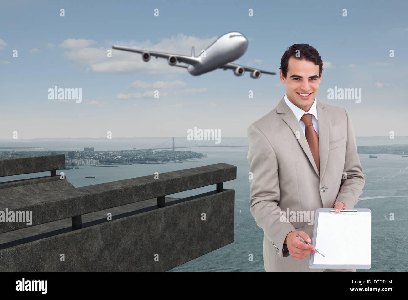 Immagine composita di sorridere venditore chiedendo per la firma Foto Stock