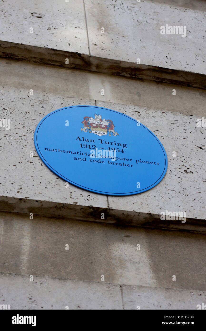 Una targa blu al di fuori del King's College di Cambridge, in memoria del British filosofo e matematico Alan Turing. Foto Stock