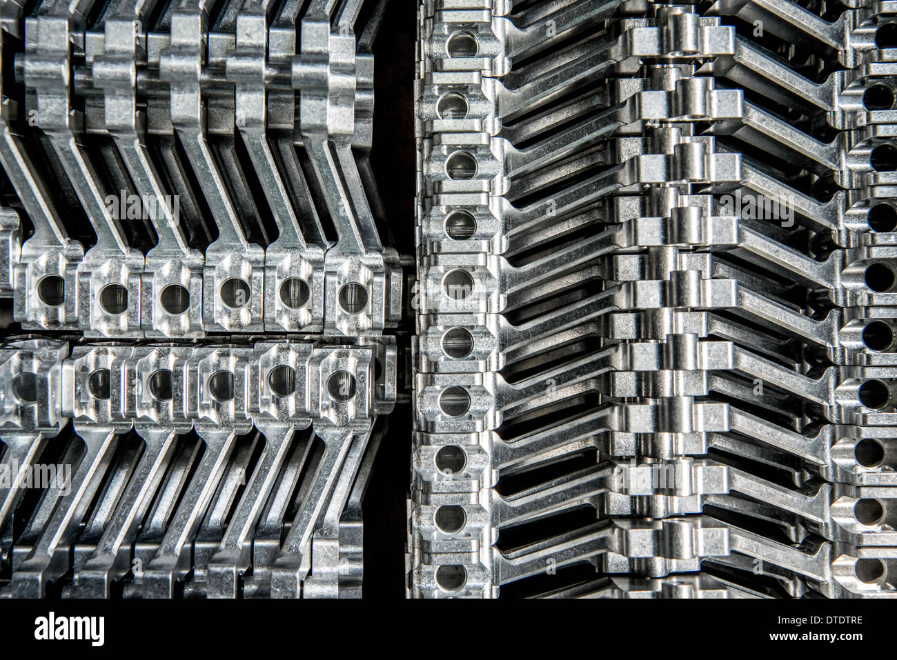 Le parti di metallo prodotta su un metallo utensili negozio Foto Stock