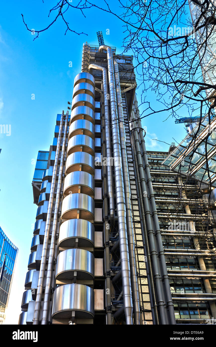 Il Lloyd Building (talvolta noto come Inside-Out edificio) è la casa dell'istituto di assicurazione Lloyd s di Londra Foto Stock