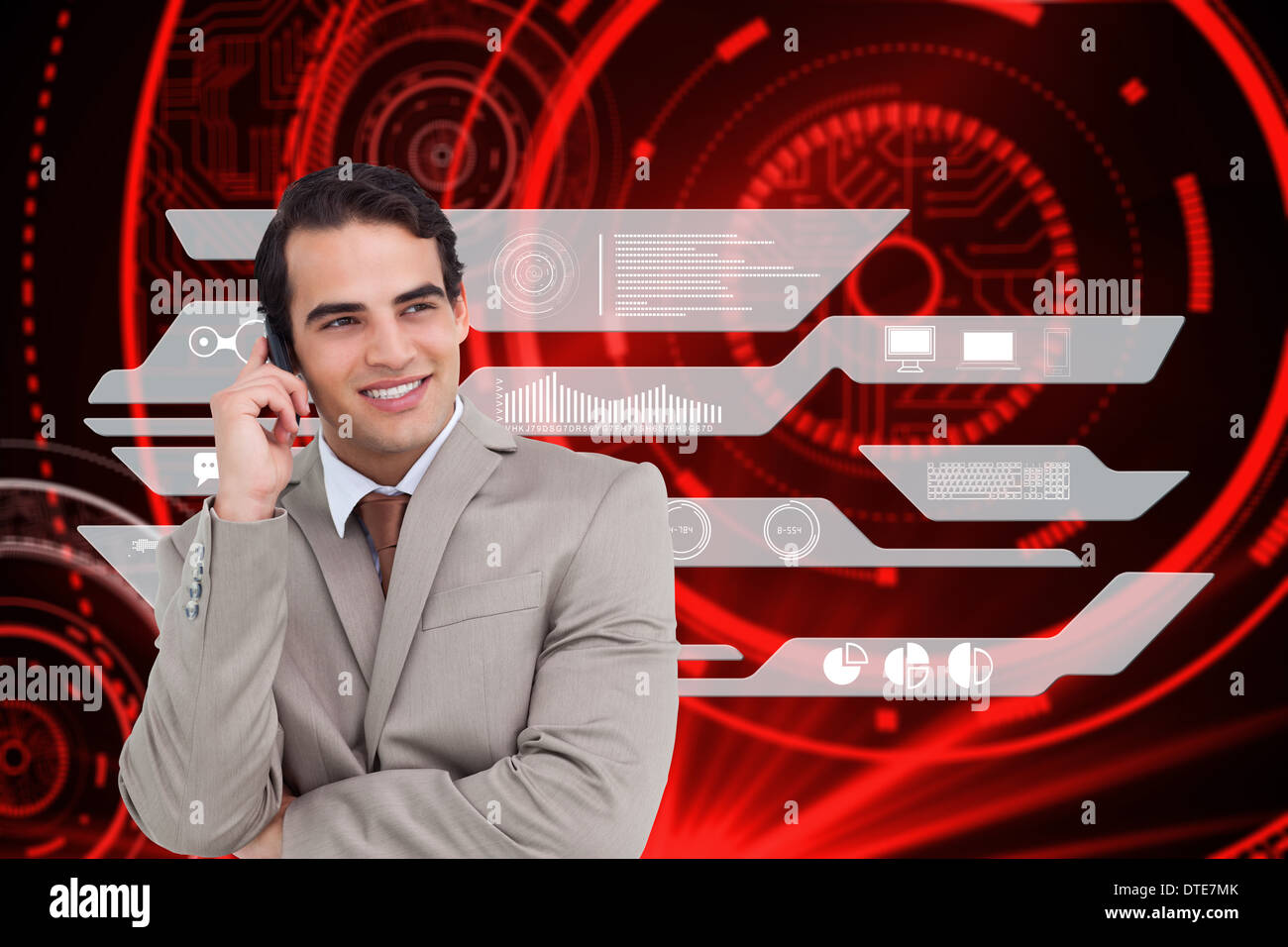 Immagine composita di sorridere commesso sul suo cellulare Foto Stock