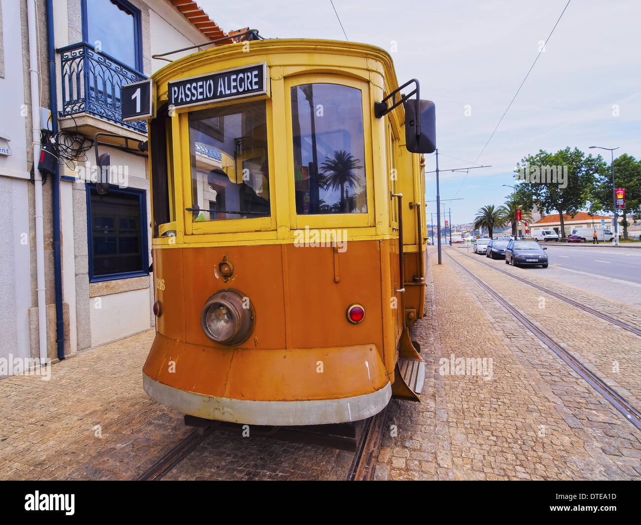 Passeio Alegre numero 1 fermata di tram andando lungo il fiume Douro a Porto, Portogallo Foto Stock