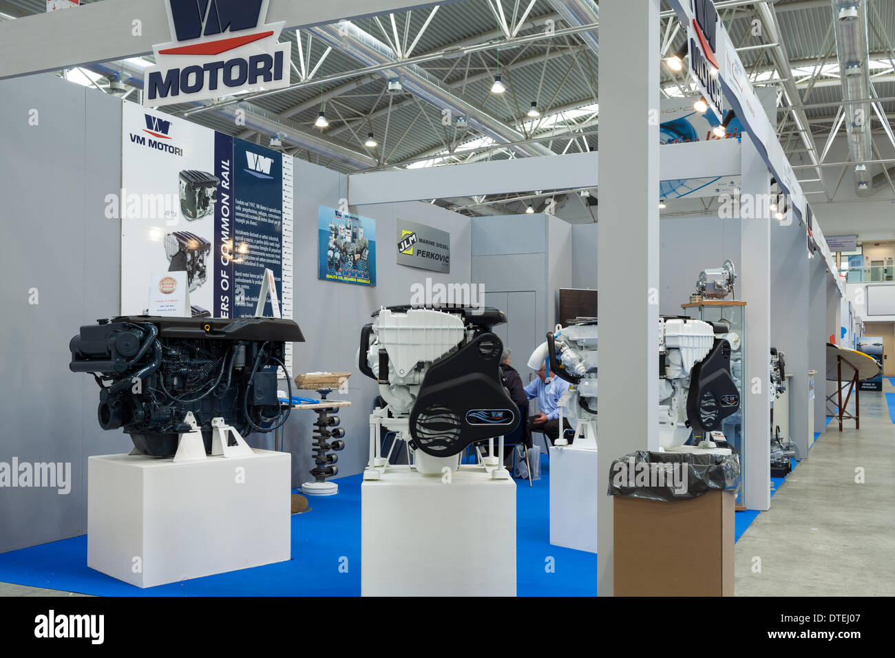 Roma, Italia - 16 febbraio 2014: Alla Fiera di Roma, lo stand di µm Perković azienda leader in motori diesel marini, durante la fiera di elettronica, informatica e tecnologia. Credito: Corina Daniela Obertas/Alamy Live News Foto Stock